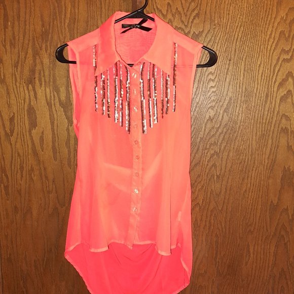 Ali Kris High-Low Open Back Button Shiny Blouse Size Small - Picture 1 of 8